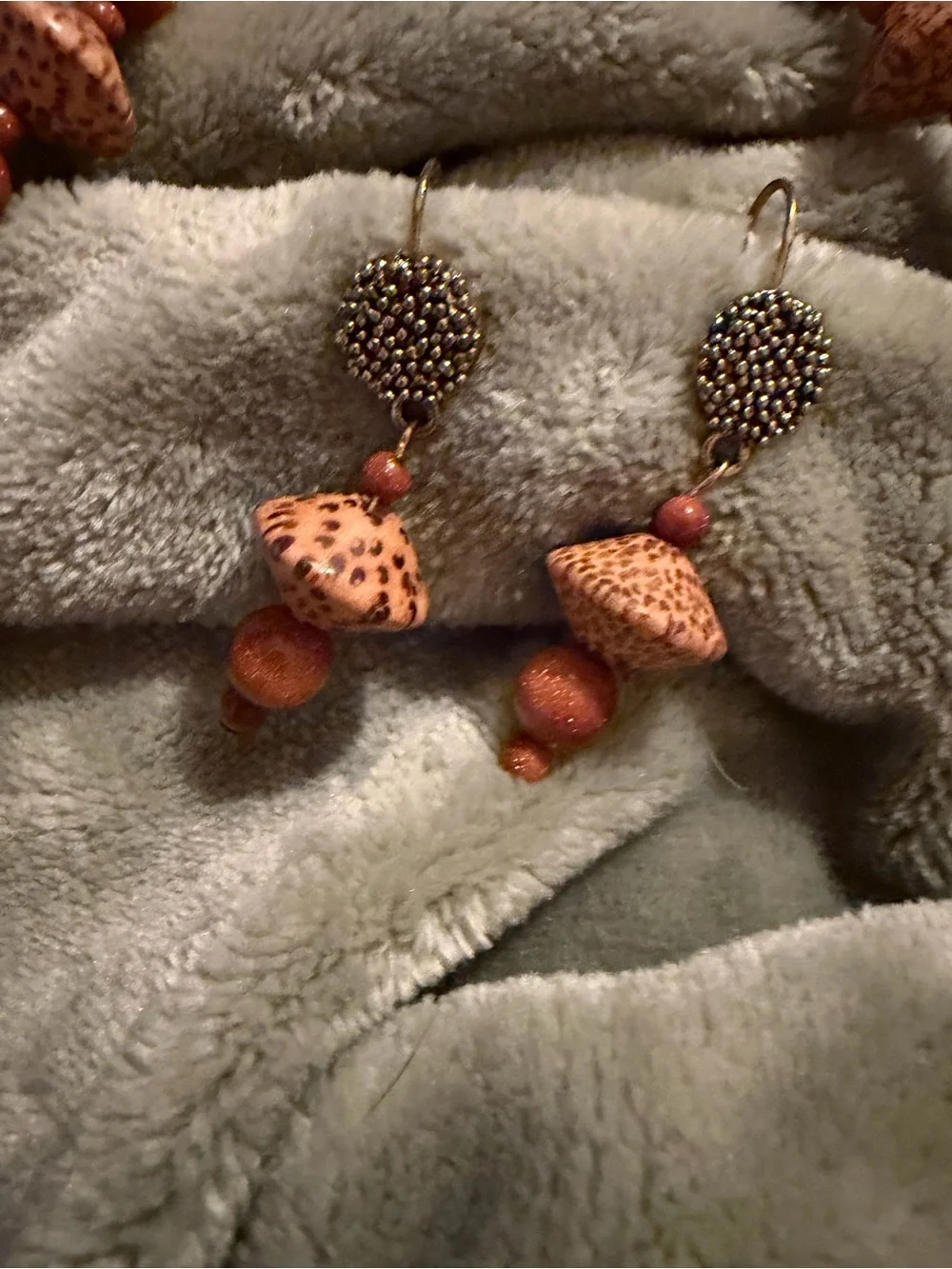 Handcrafted Autumn Gemstone Agate Beaded Necklace with Matching Earrings